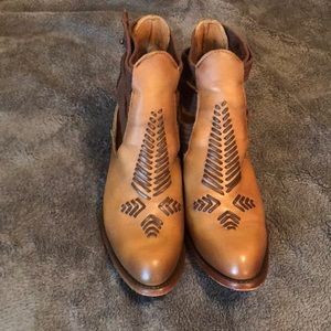 Slightly worn corral booties very cute